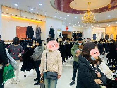 寒潮來襲，貂皮大衣成消費新寵 五星皮革城銷售火熱探訪